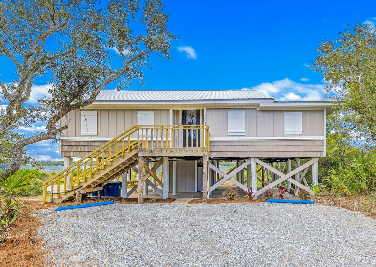 Gold Star Vacation Rentals-Coastal Dreams-image-1
